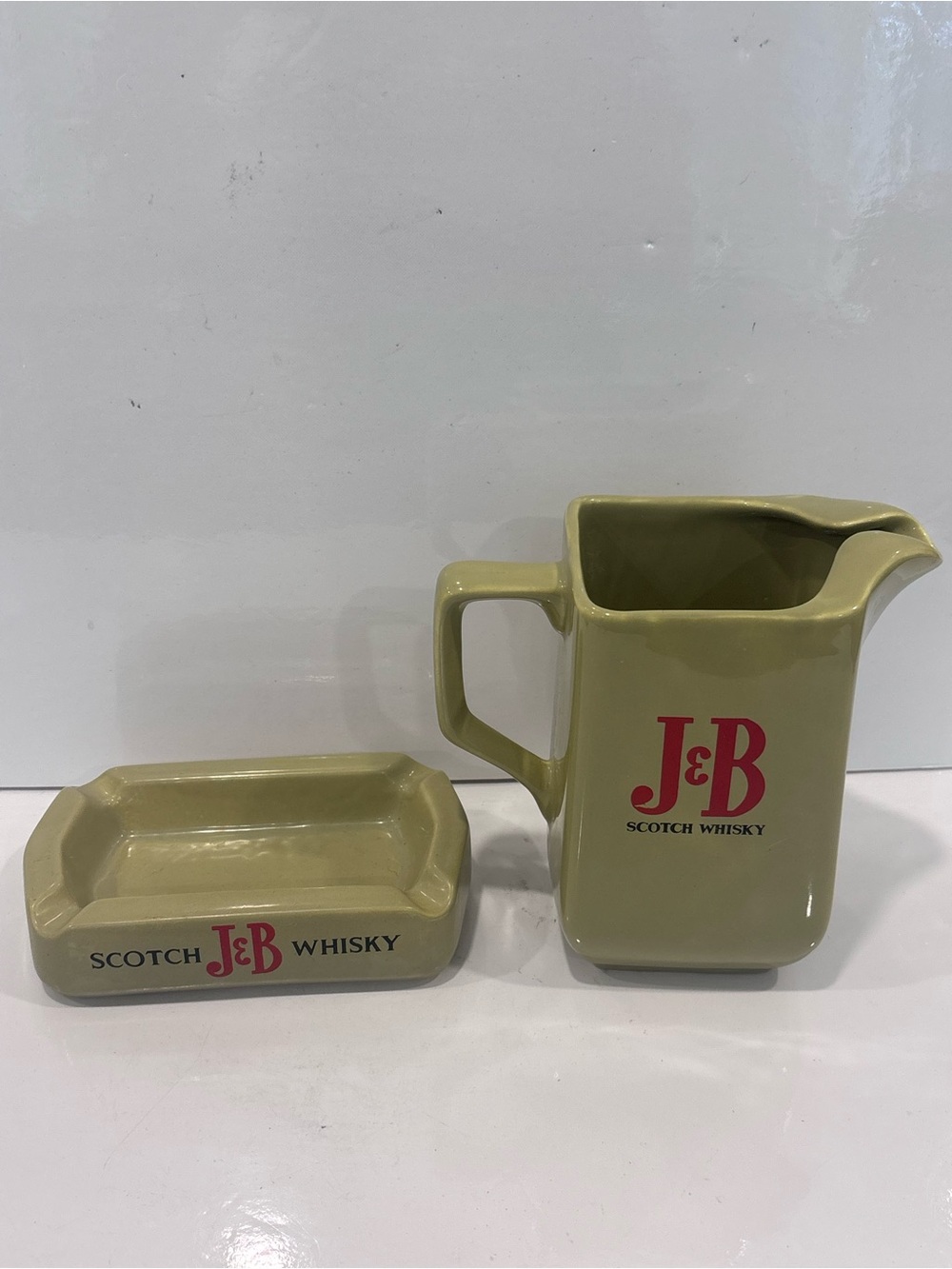 Vintage J&B scotch whisky wade england ceramic water jug &ashtray advertising